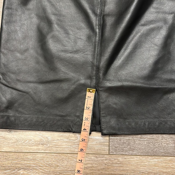 BLACK LEATHER SKIRT SIZE 8 LAMB SKIN CROFT & BARROW MIDI - Picture 6 of 8